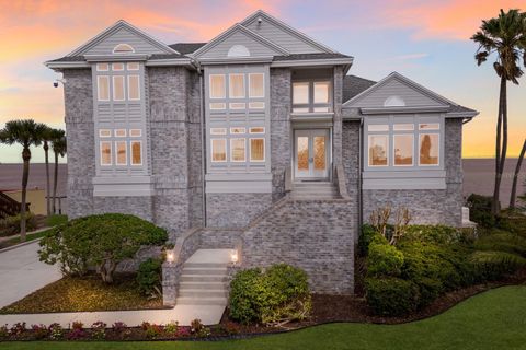 A home in HOLMES BEACH