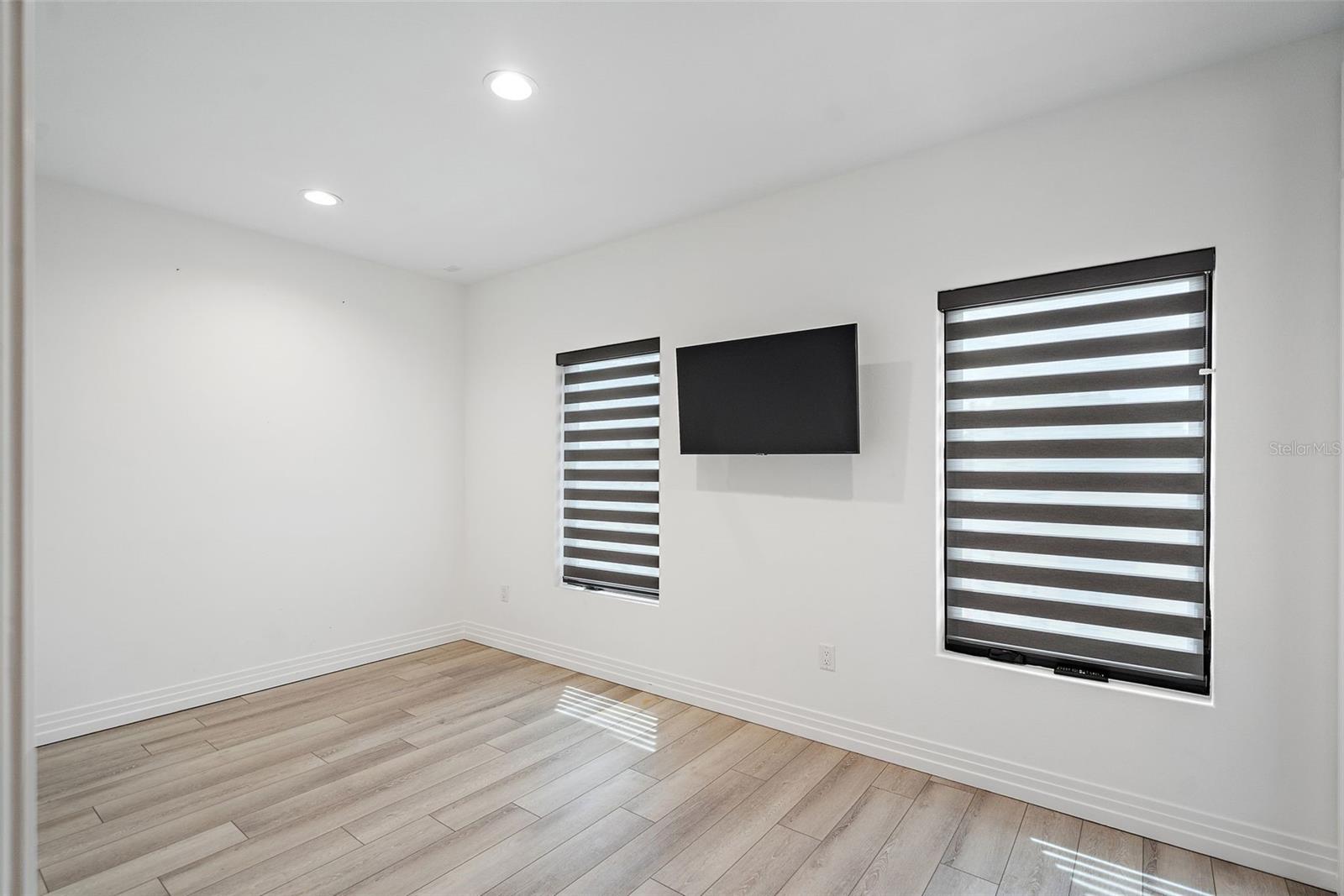 COLONIAL PLACE REV - Residential Lease