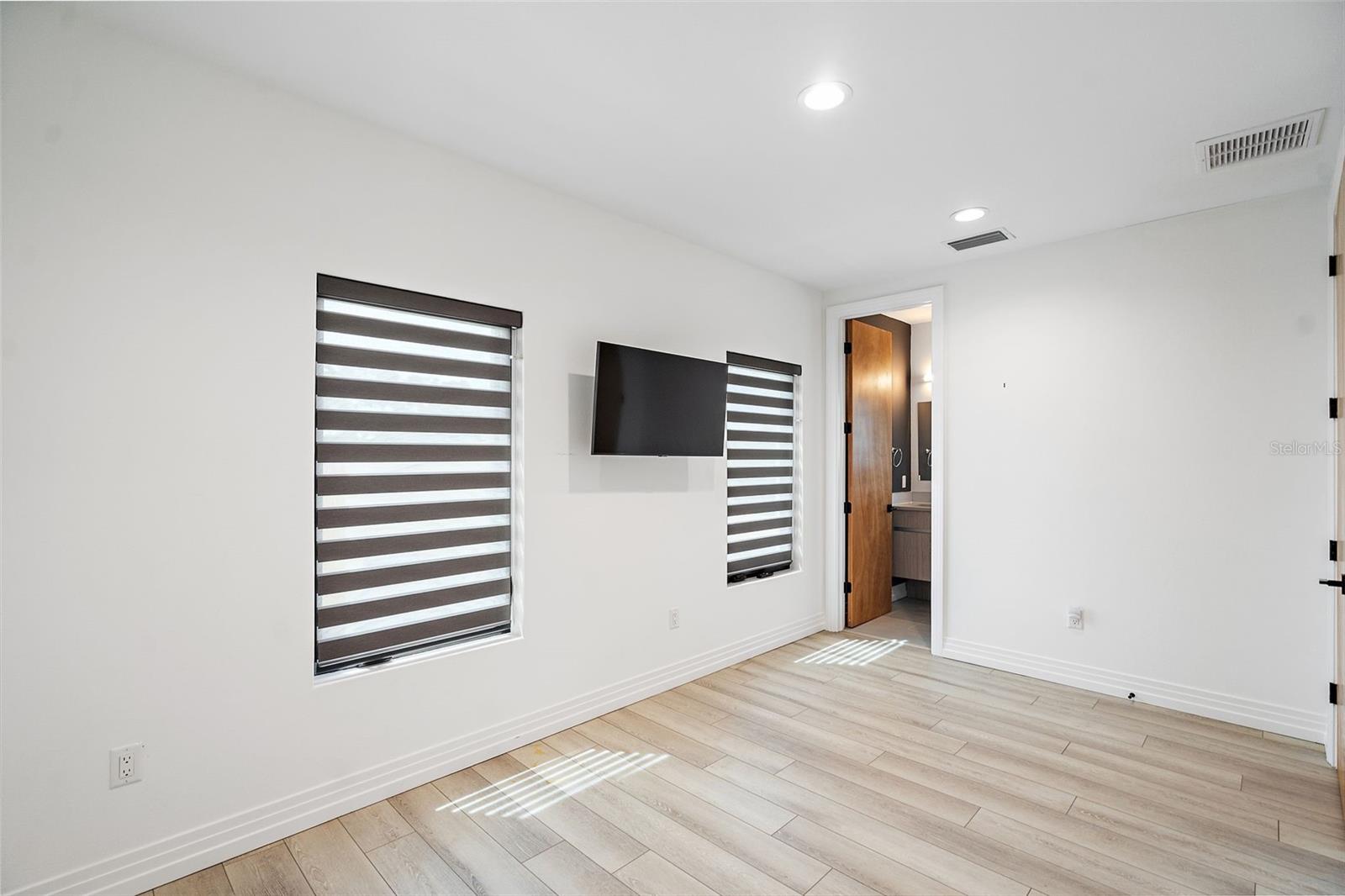 COLONIAL PLACE REV - Residential Lease