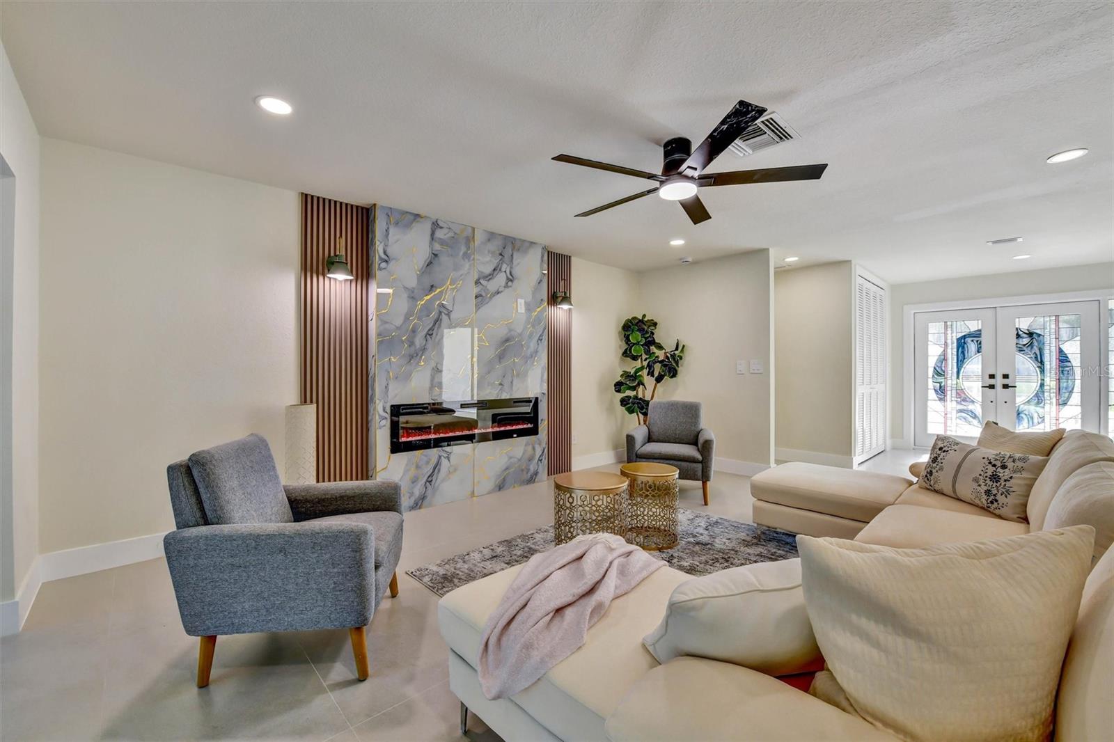 207 DUNBRIDGE DRIVE