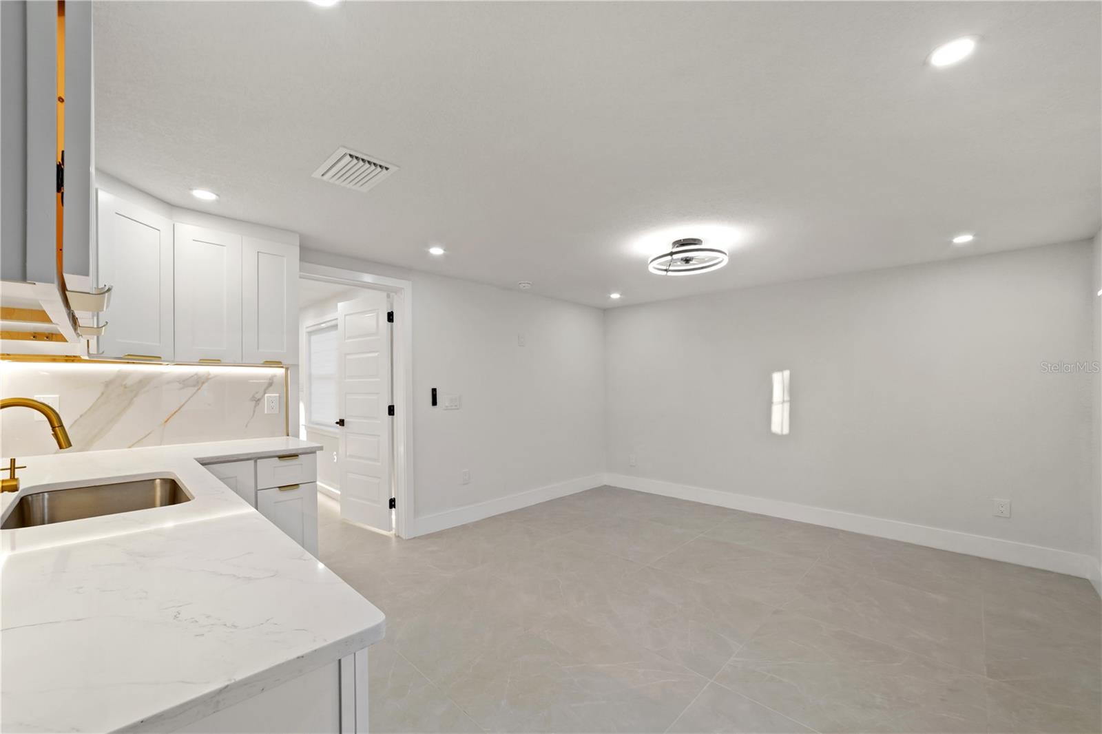 HOLIDAY LAKE ESTATES - Residential