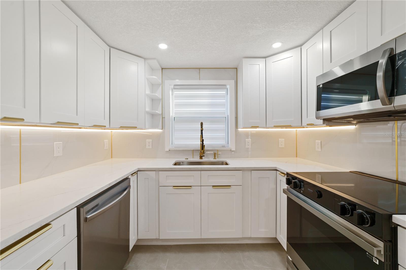 HOLIDAY LAKE ESTATES - Residential