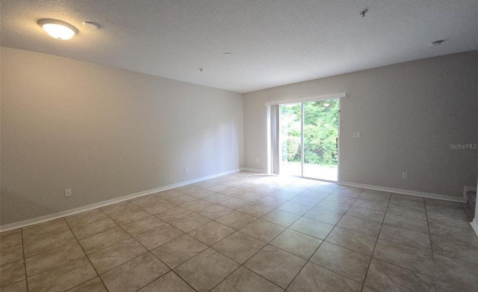 LYNWOOD AT SOUTHMEADOW CONDO - Residential Lease