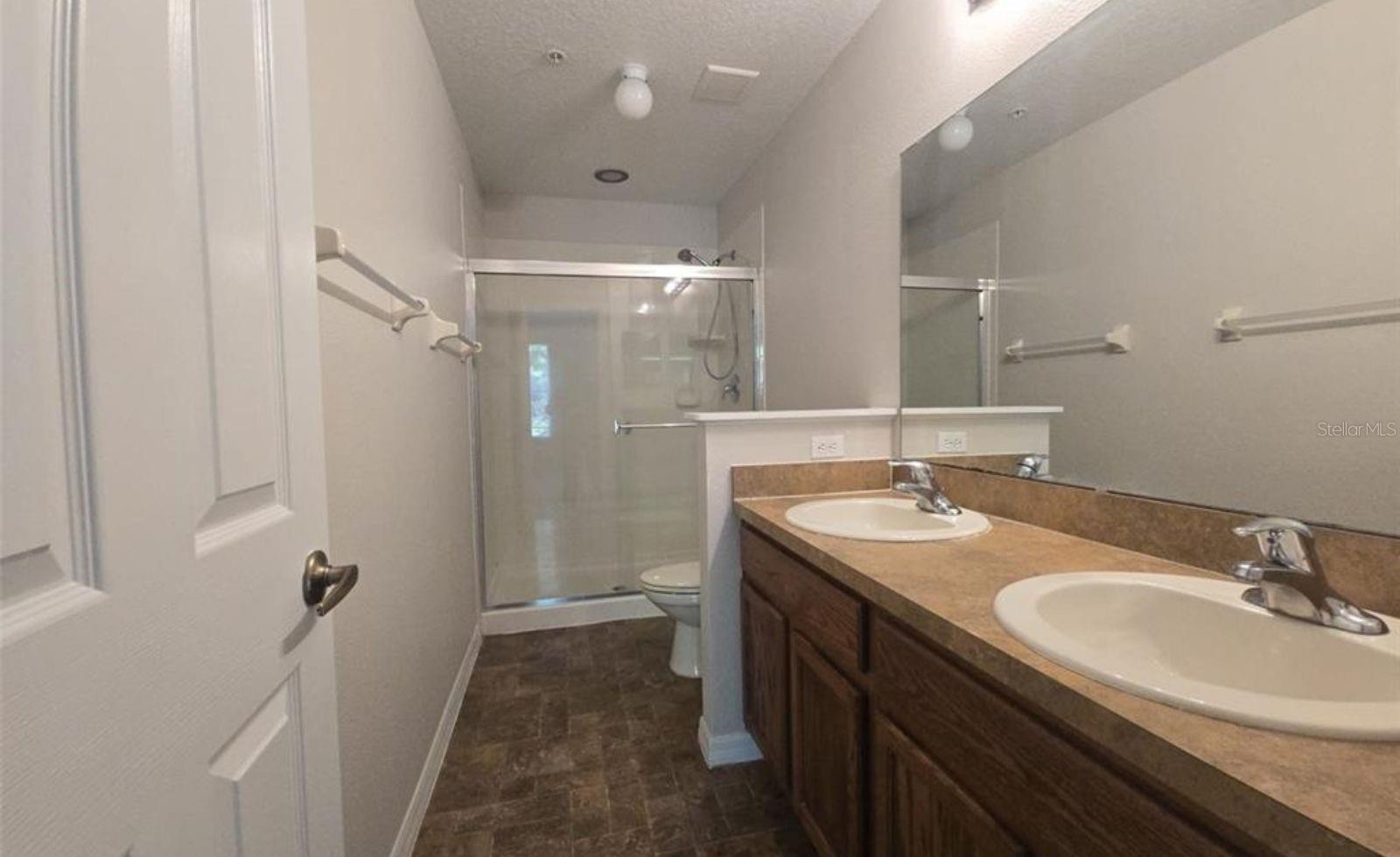 LYNWOOD AT SOUTHMEADOW CONDO - Residential Lease