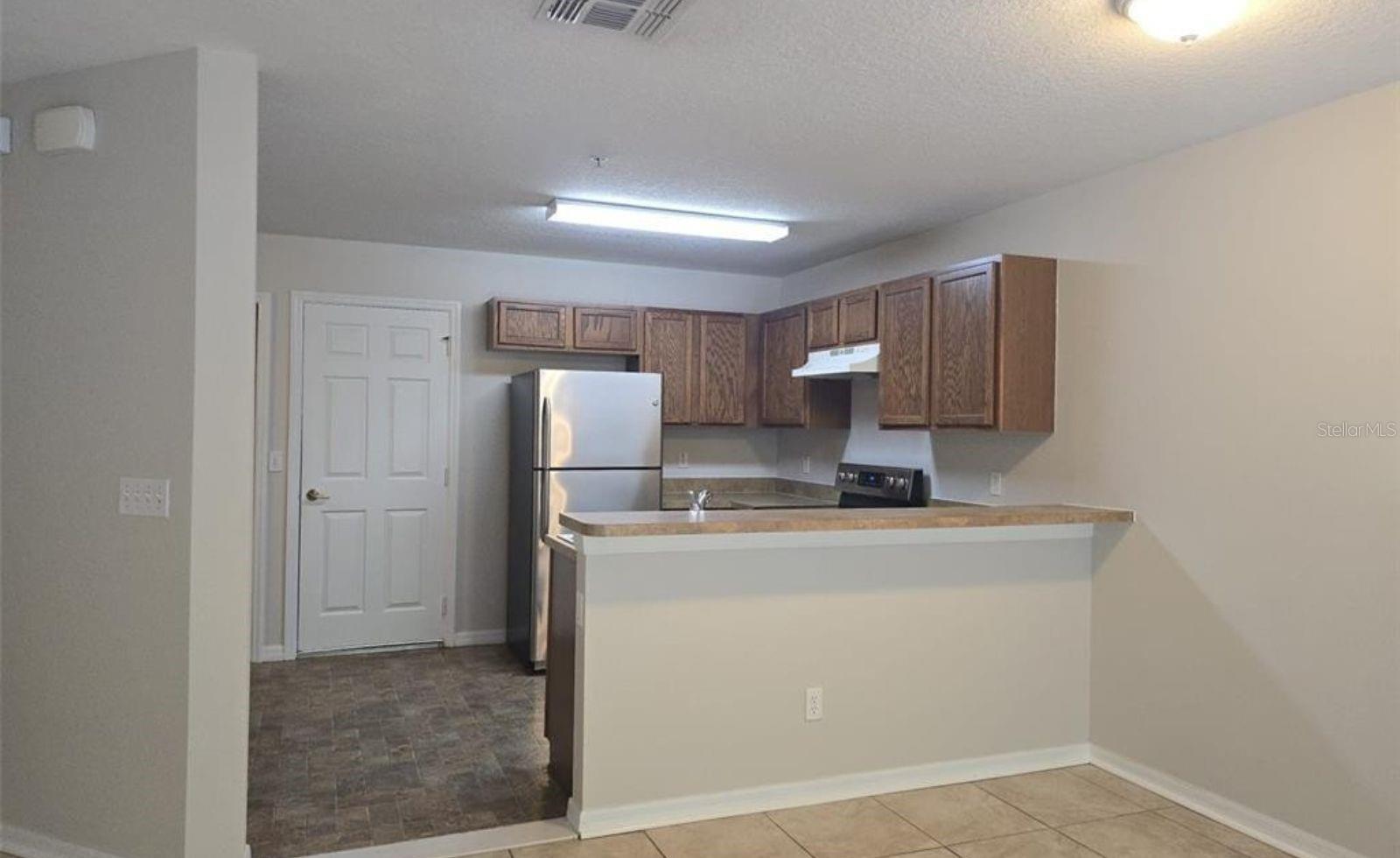 LYNWOOD AT SOUTHMEADOW CONDO - Residential Lease