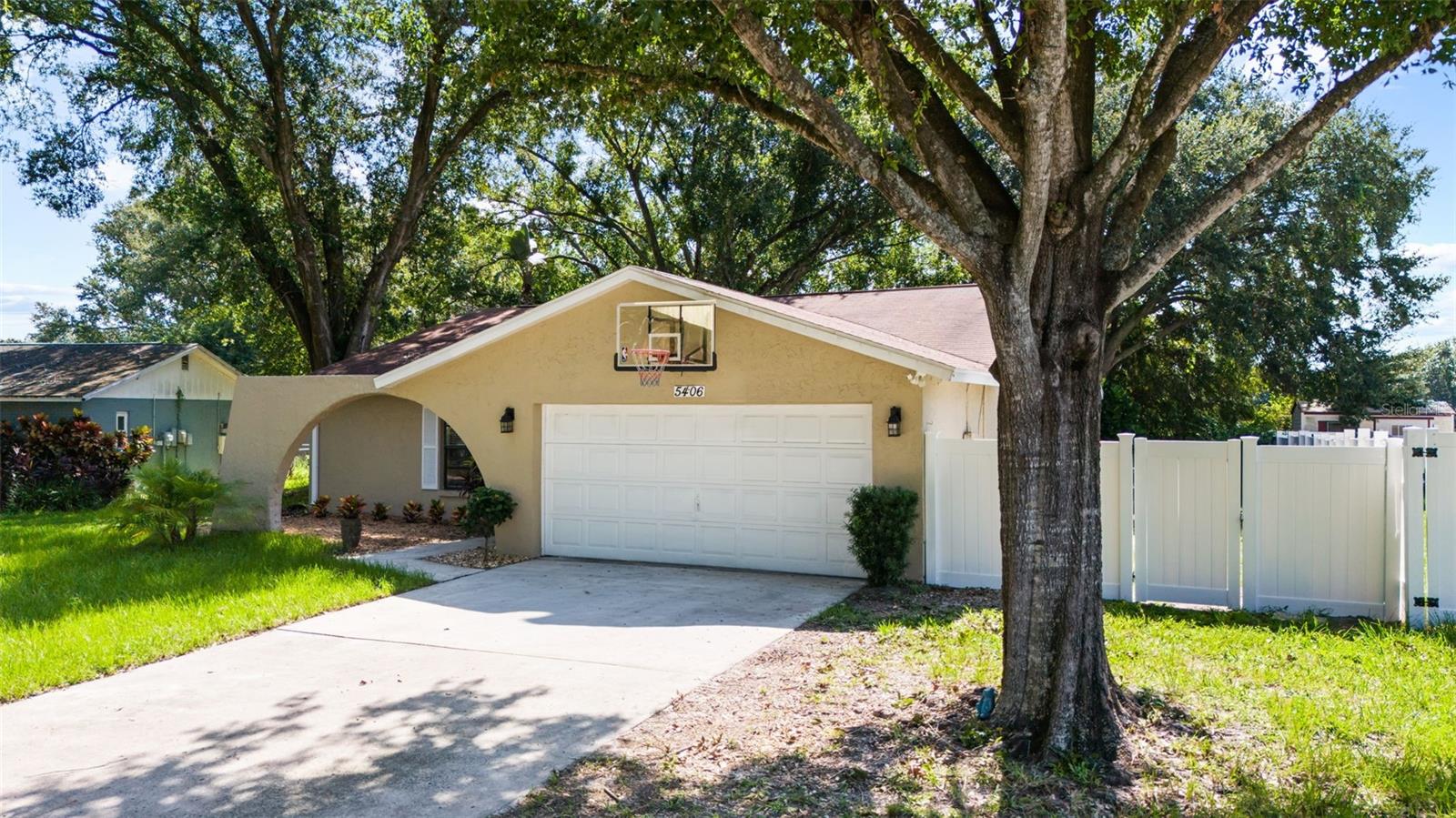 5406 PENTAIL CIRCLE