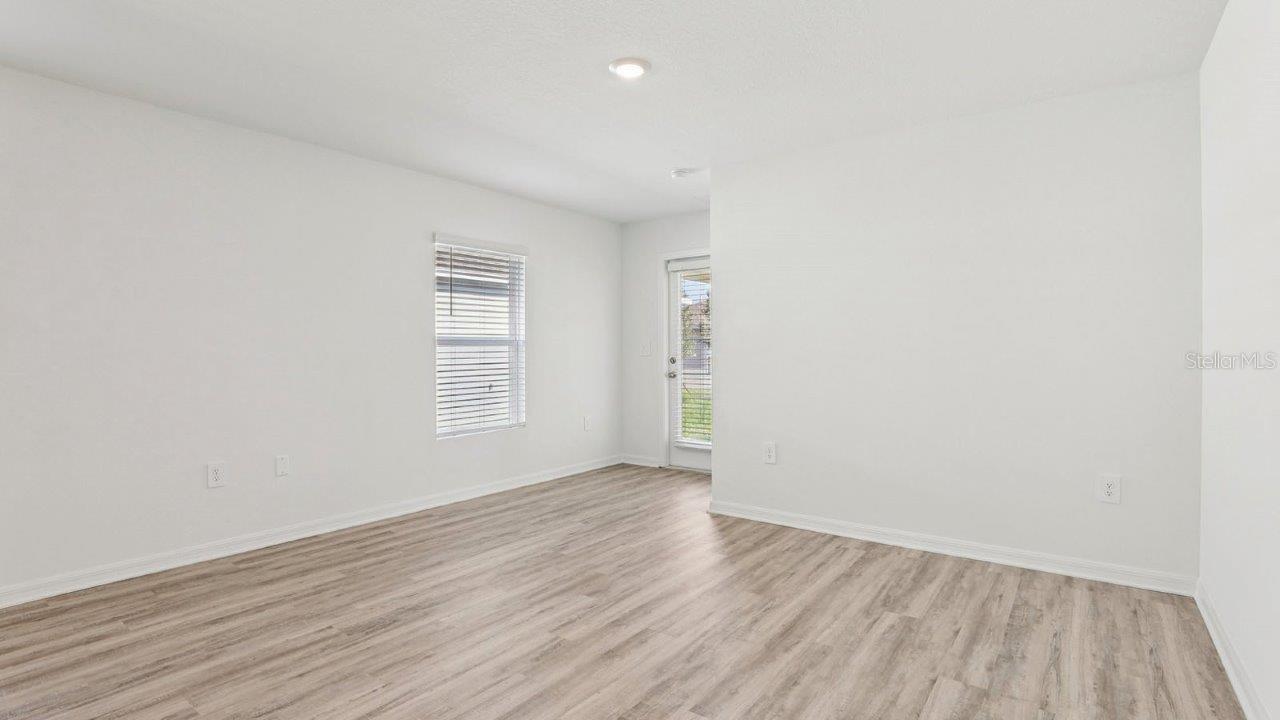 5580 TAVERNA LOOP