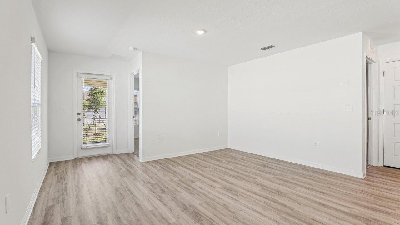 5580 TAVERNA LOOP