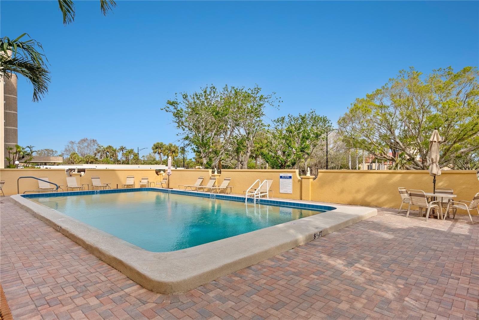 LONGBOAT BEACH HOUSE - Residential
