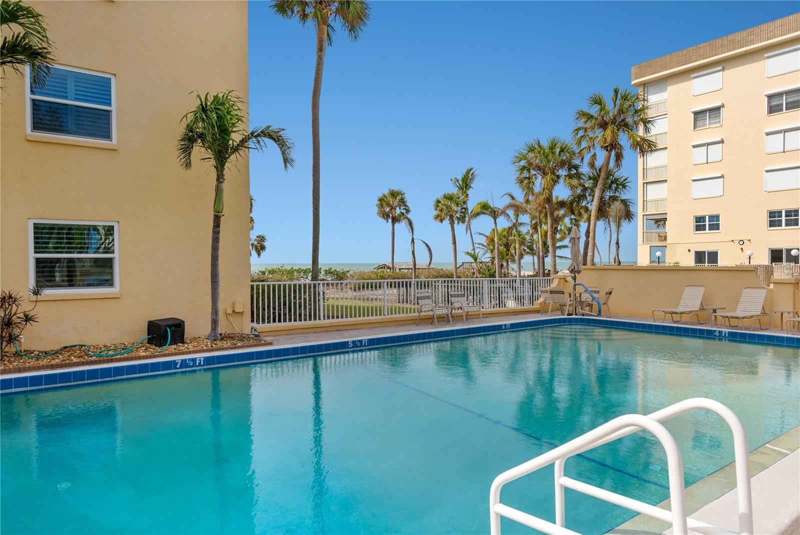 LONGBOAT BEACH HOUSE - Residential