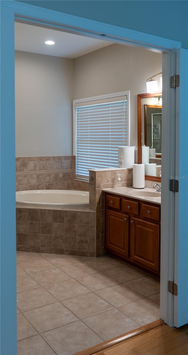 SEMINOLE ISLE TWNHMS - Residential