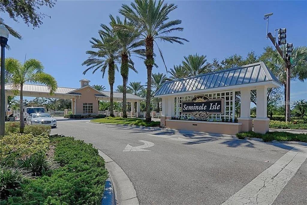 SEMINOLE ISLE TWNHMS - Residential