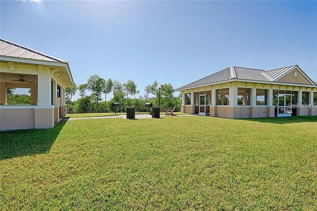 SEMINOLE ISLE TWNHMS - Residential