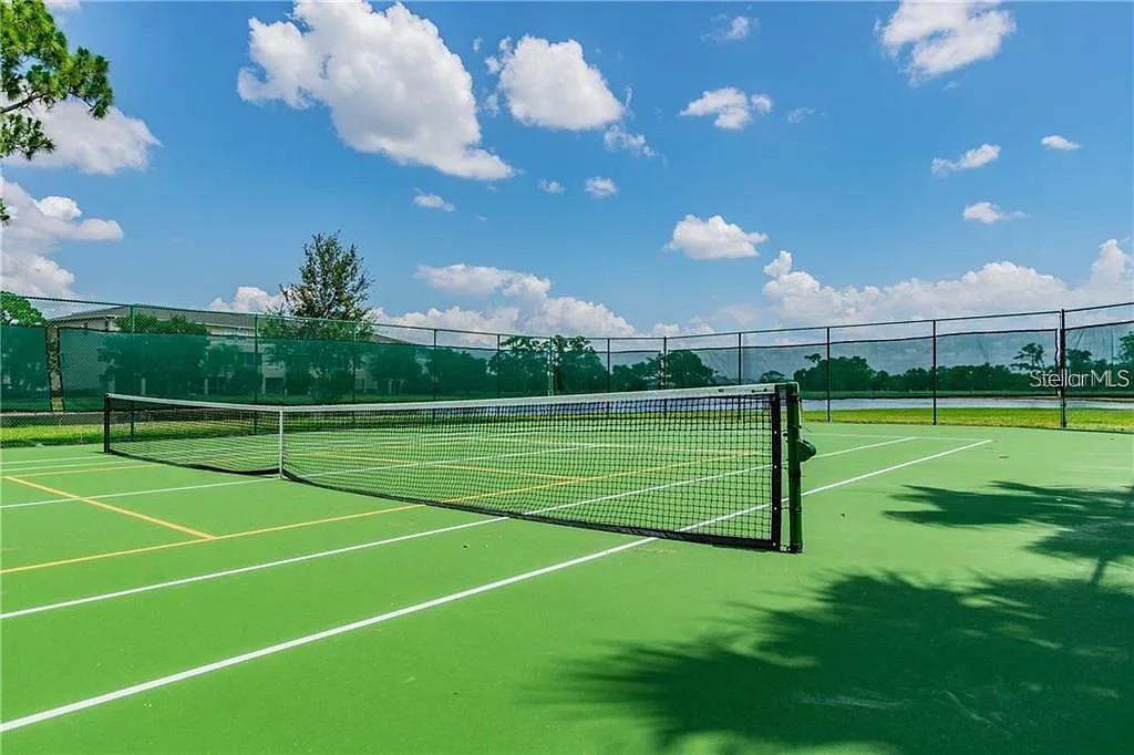 SEMINOLE ISLE TWNHMS - Residential