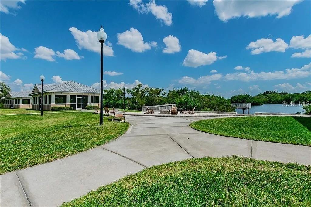 SEMINOLE ISLE TWNHMS - Residential