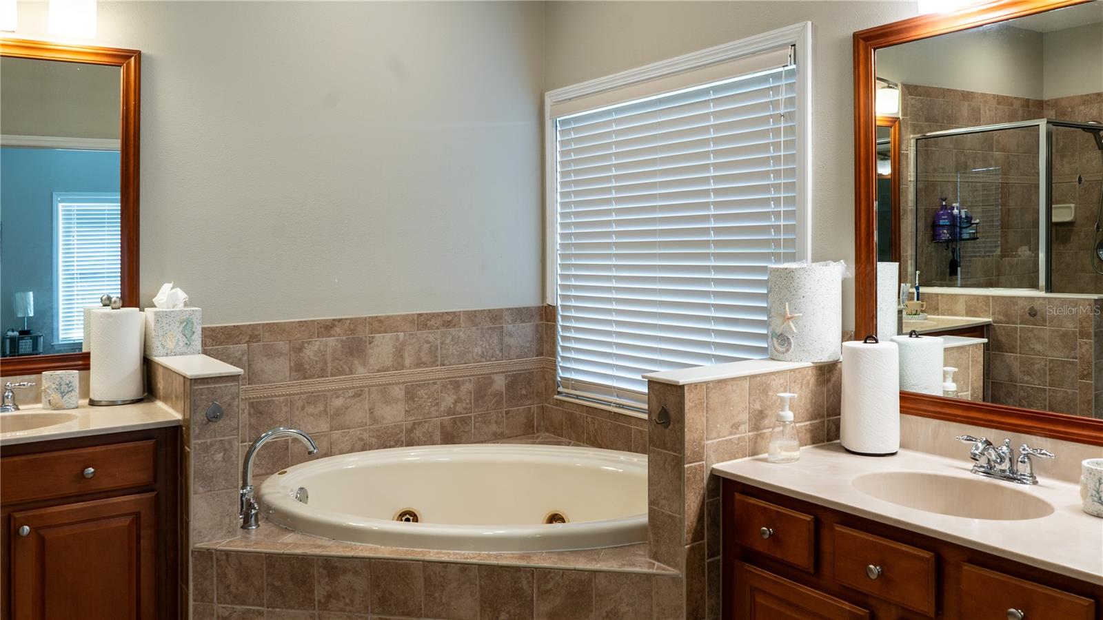 SEMINOLE ISLE TWNHMS - Residential