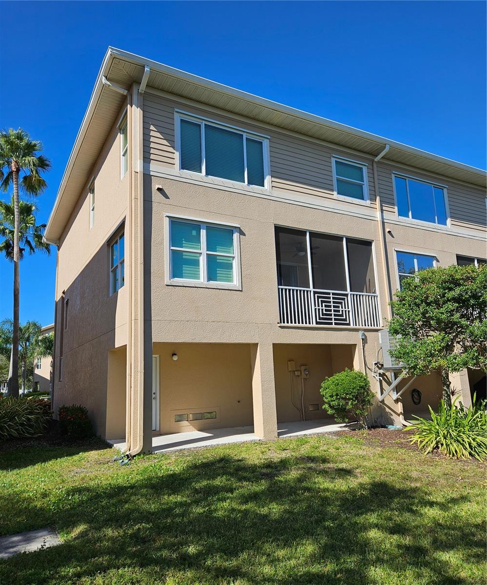 SEMINOLE ISLE TWNHMS - Residential