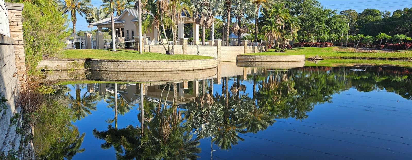 SEMINOLE ISLE TWNHMS - Residential