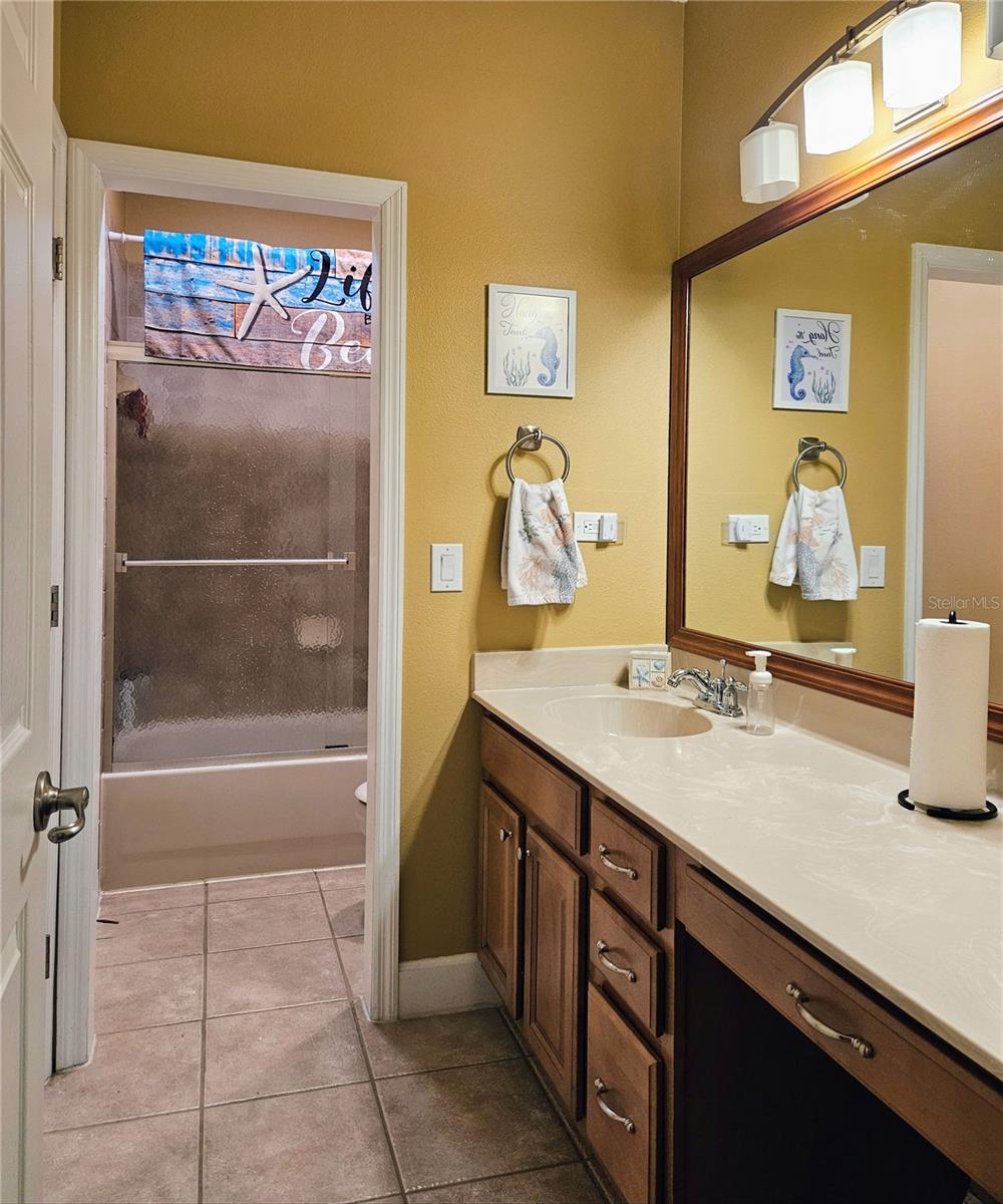 SEMINOLE ISLE TWNHMS - Residential