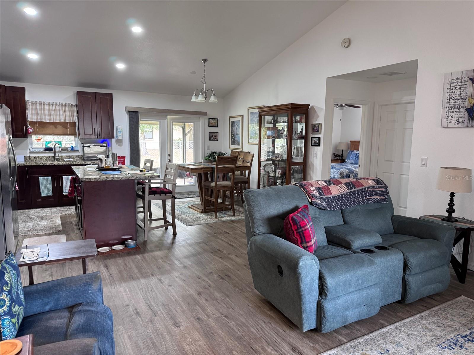 AVON PARK LAKES - Residential