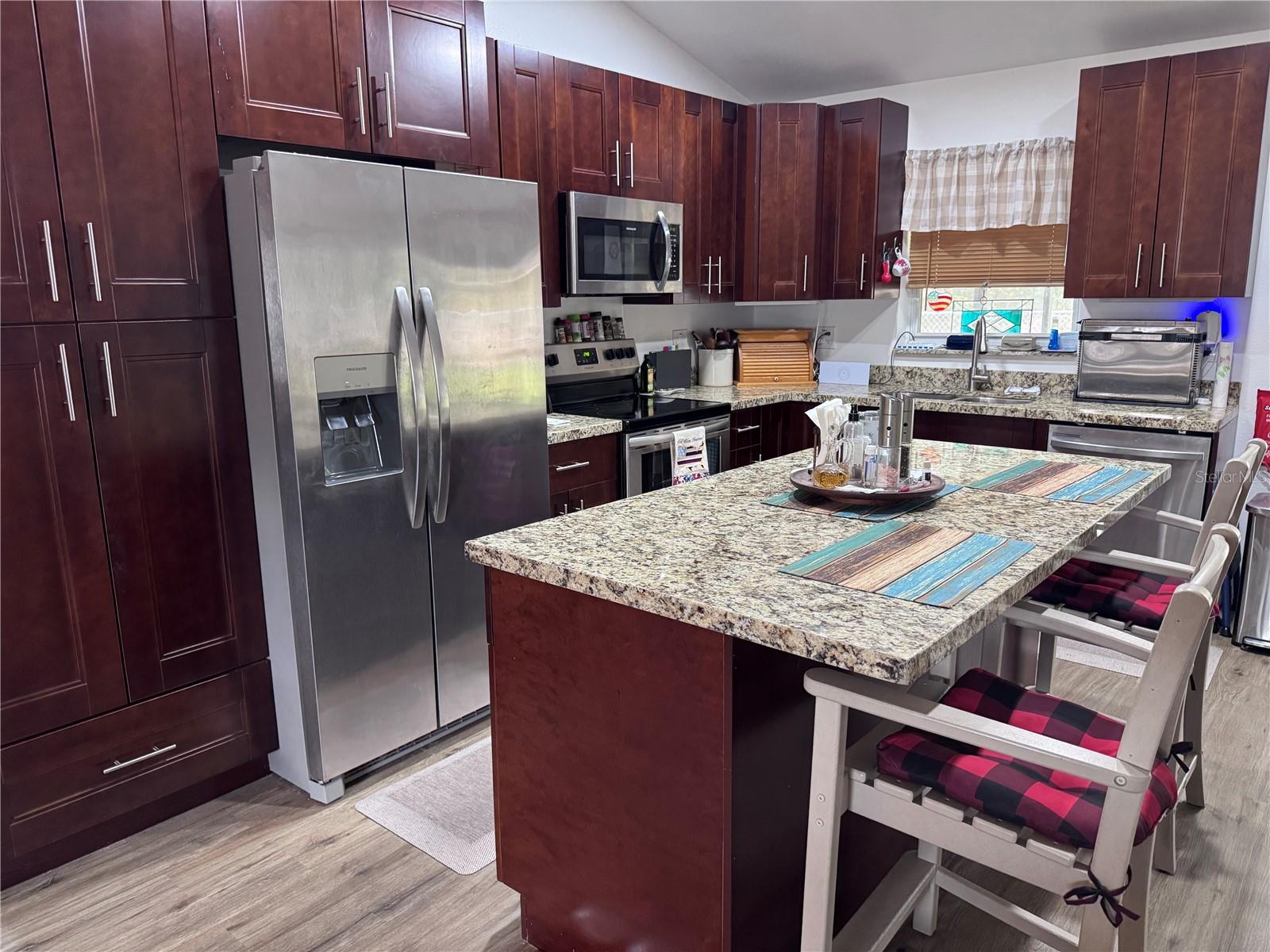 AVON PARK LAKES - Residential