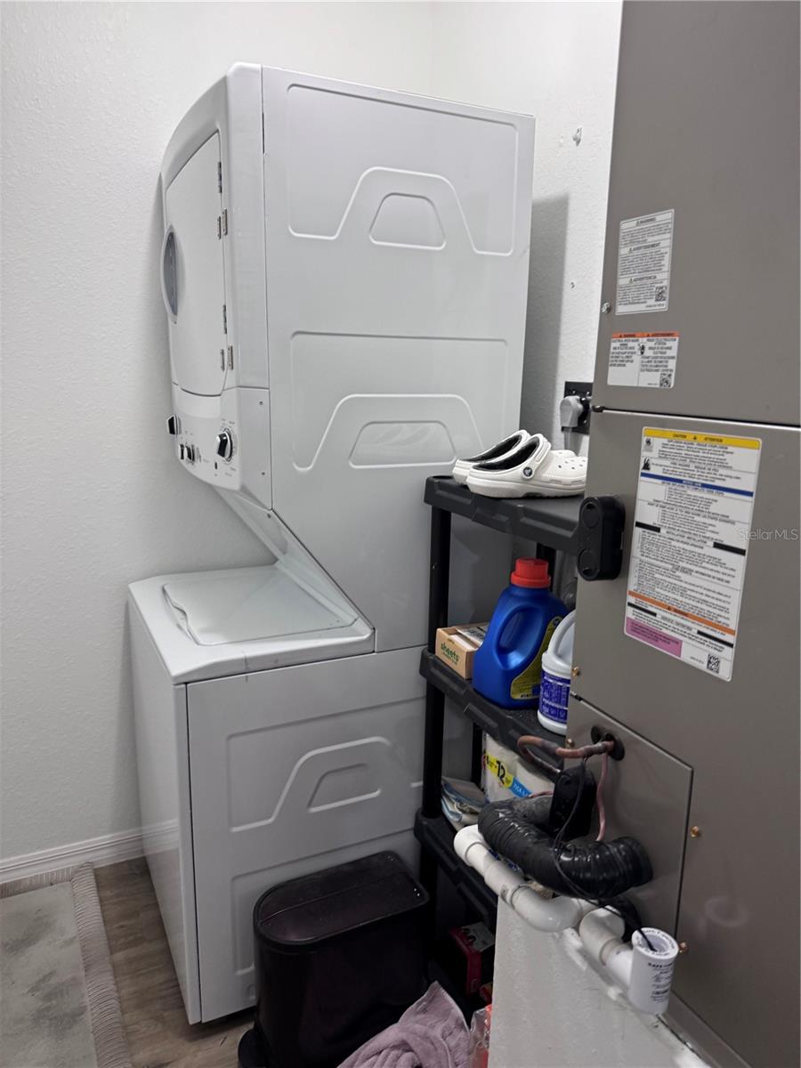 AVON PARK LAKES - Residential