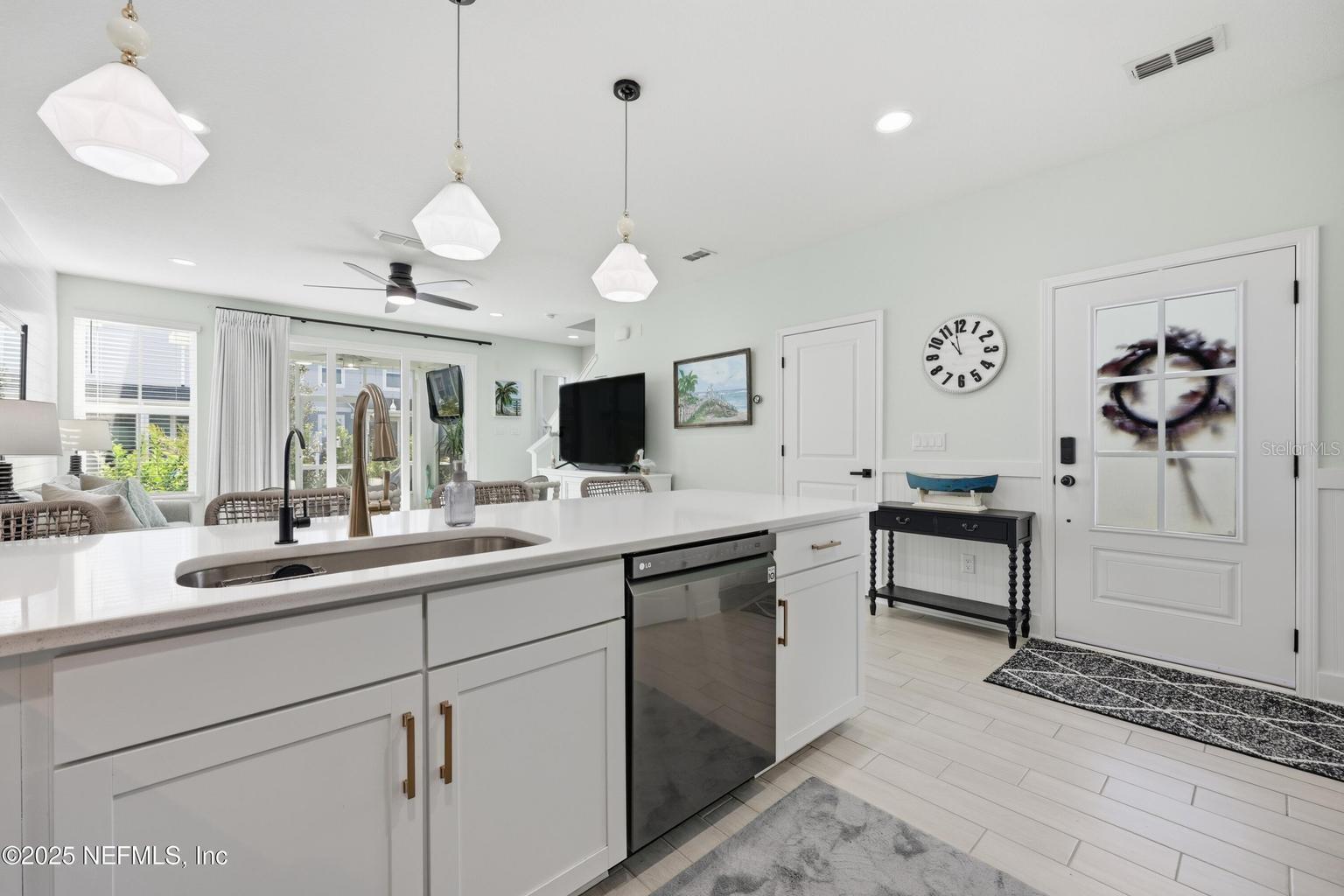SILVER LNDG - Residential