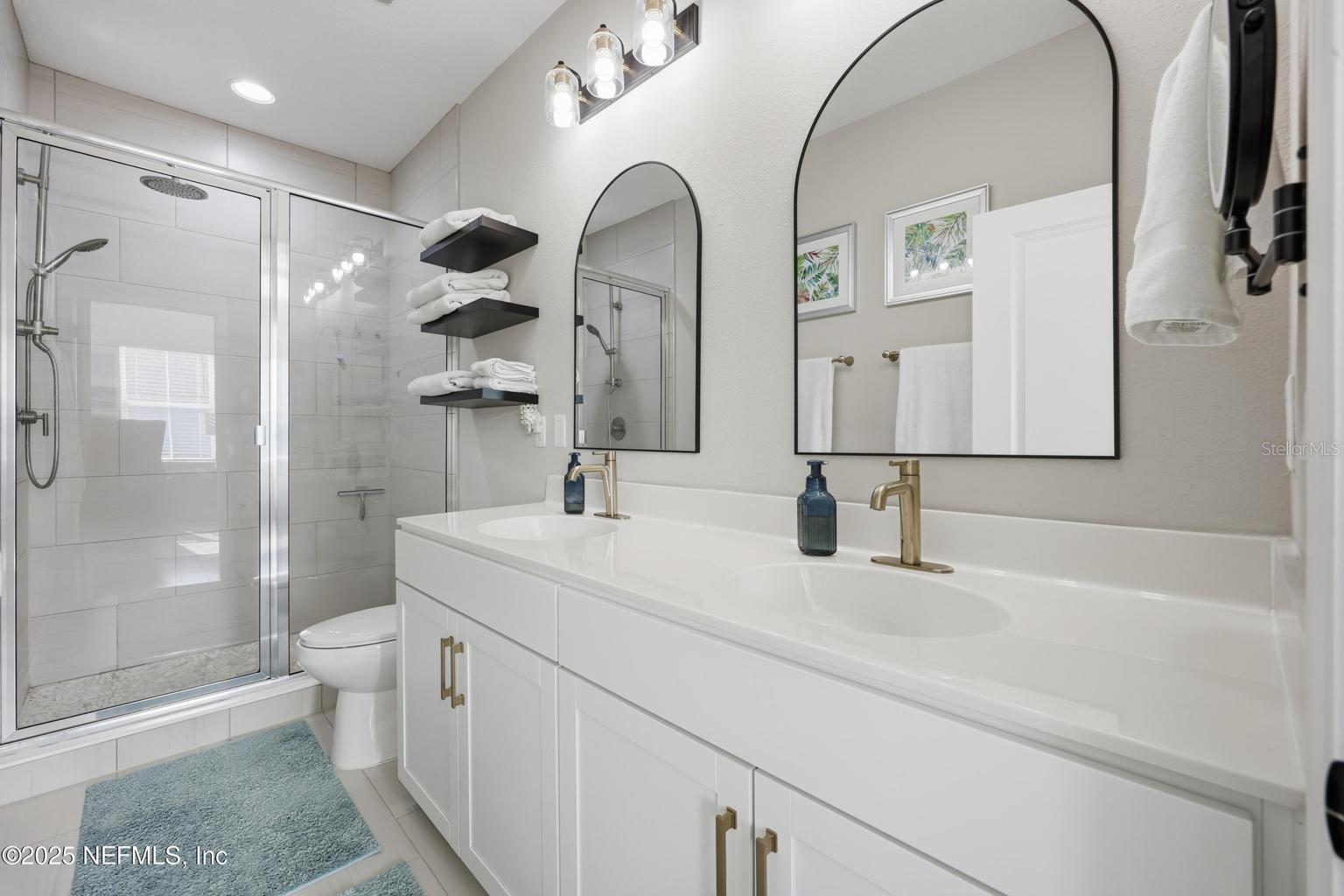 SILVER LNDG - Residential