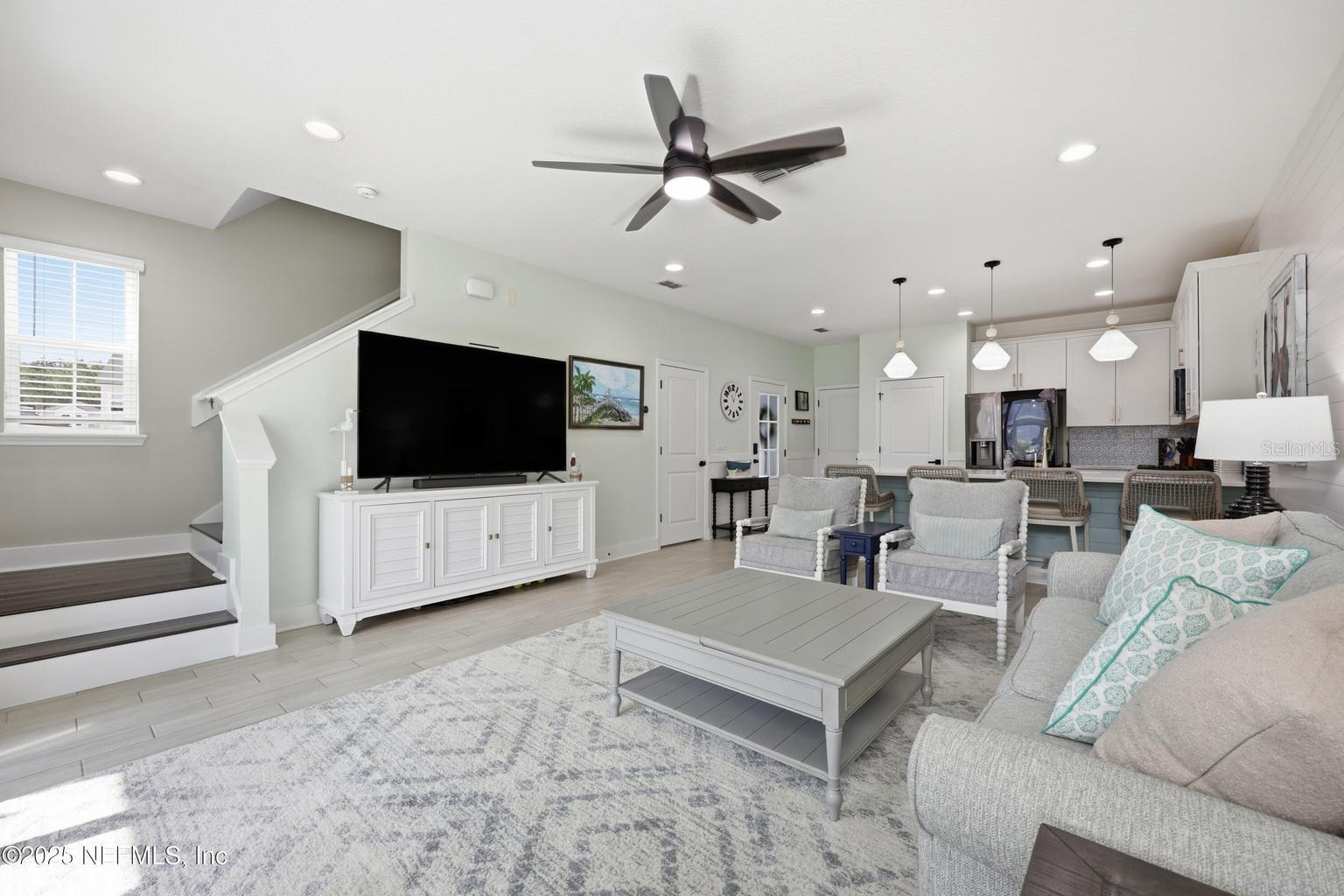 SILVER LNDG - Residential