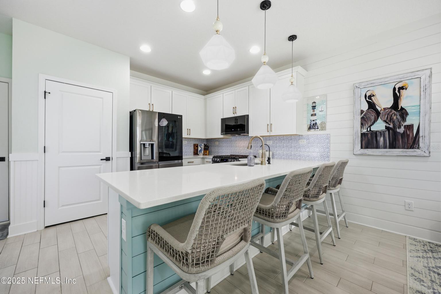 SILVER LNDG - Residential