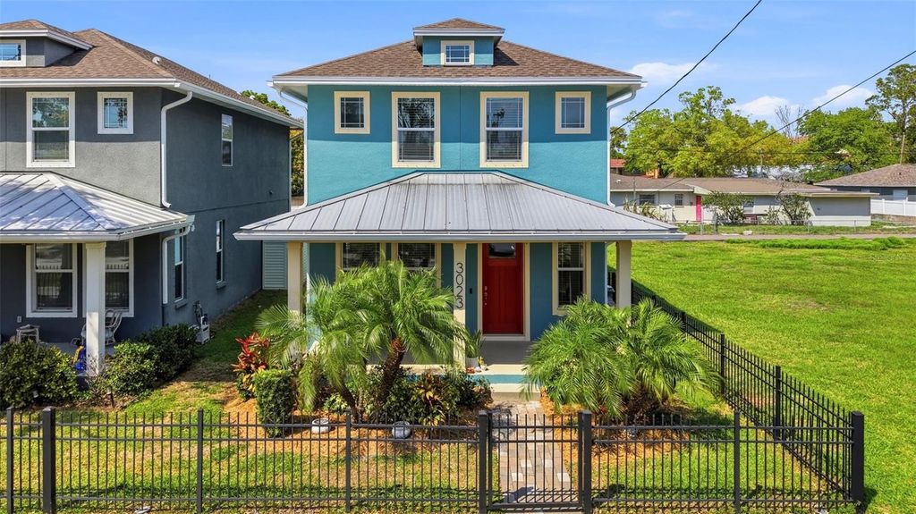 Photo of 3023 W Spruce Street, Tampa, FL 33607 (MLS # TB8474784)