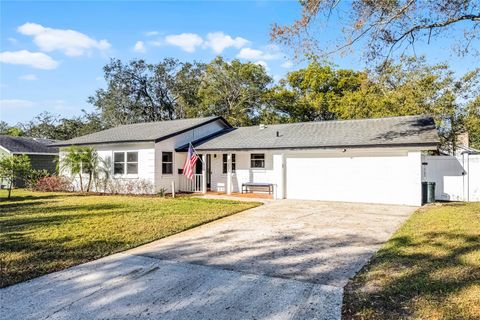 Photo of 1231 Glastonberry Road, Maitland, FL 32751 (MLS # O6364492)