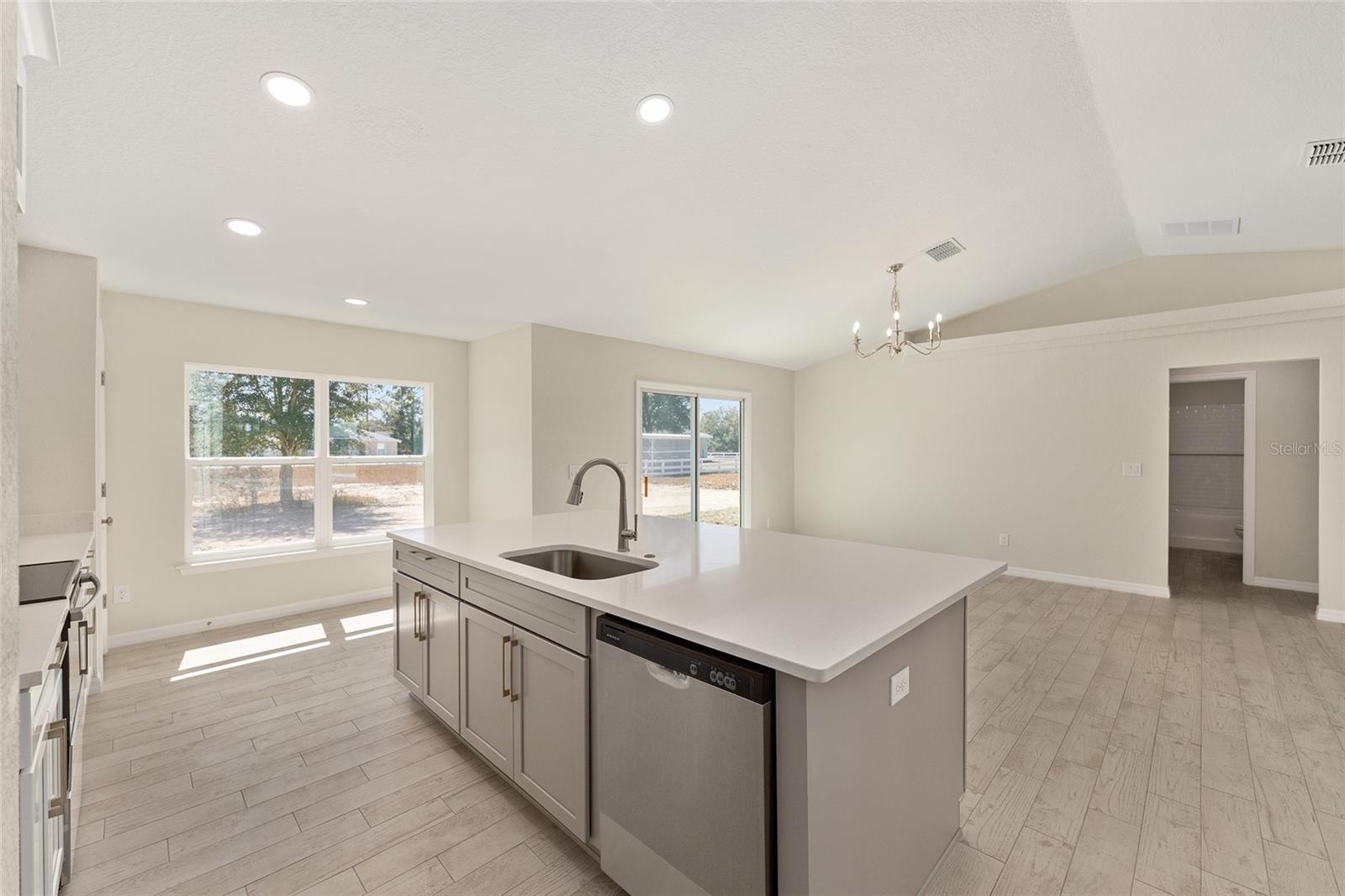 SILVER SPGS SHORES UN 12 - Residential