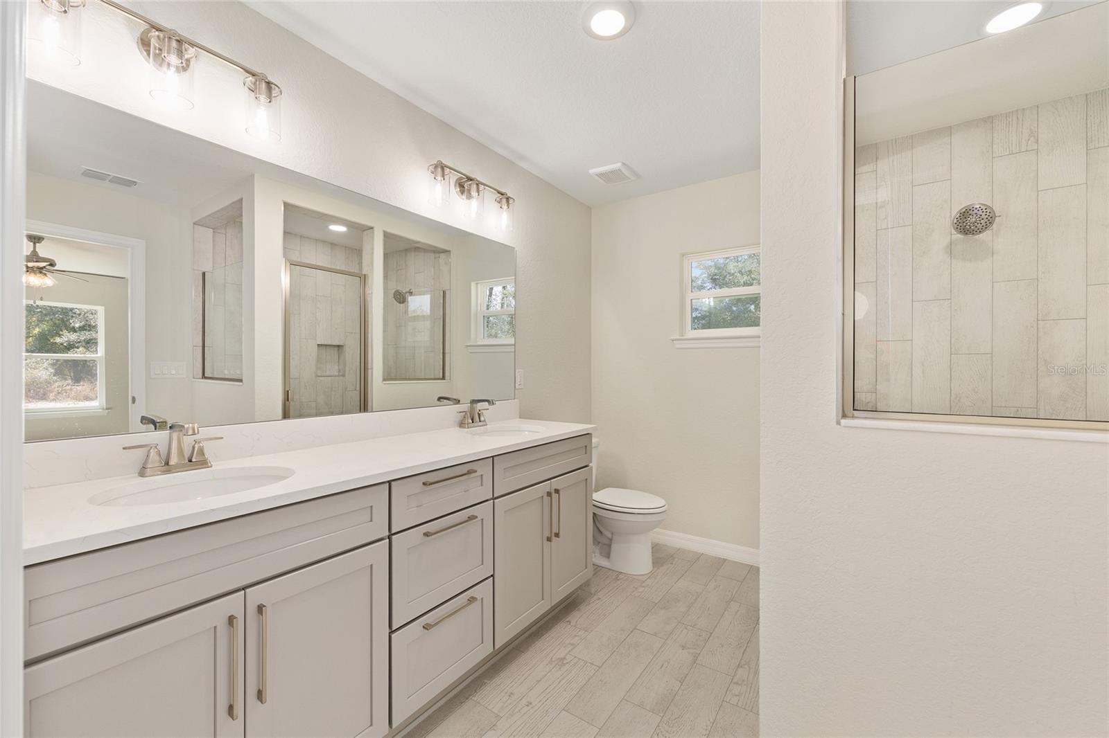 SILVER SPGS SHORES UN 12 - Residential