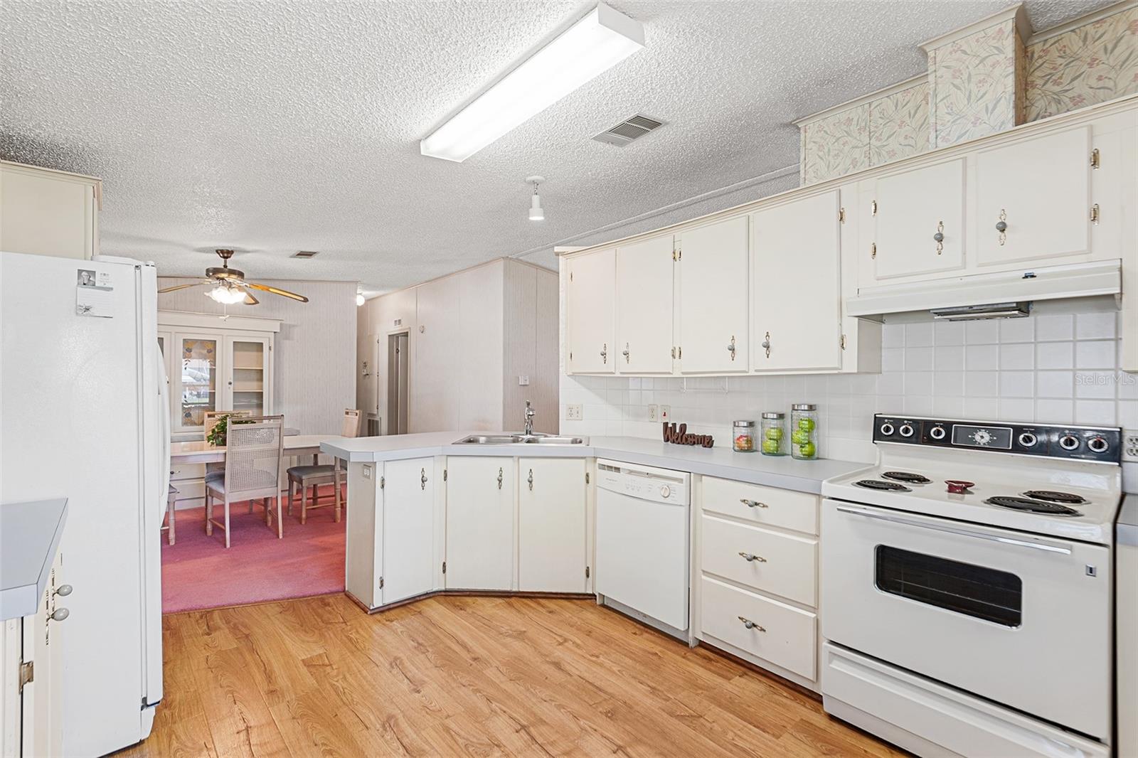 GARDEN GROVE OAKS - Residential