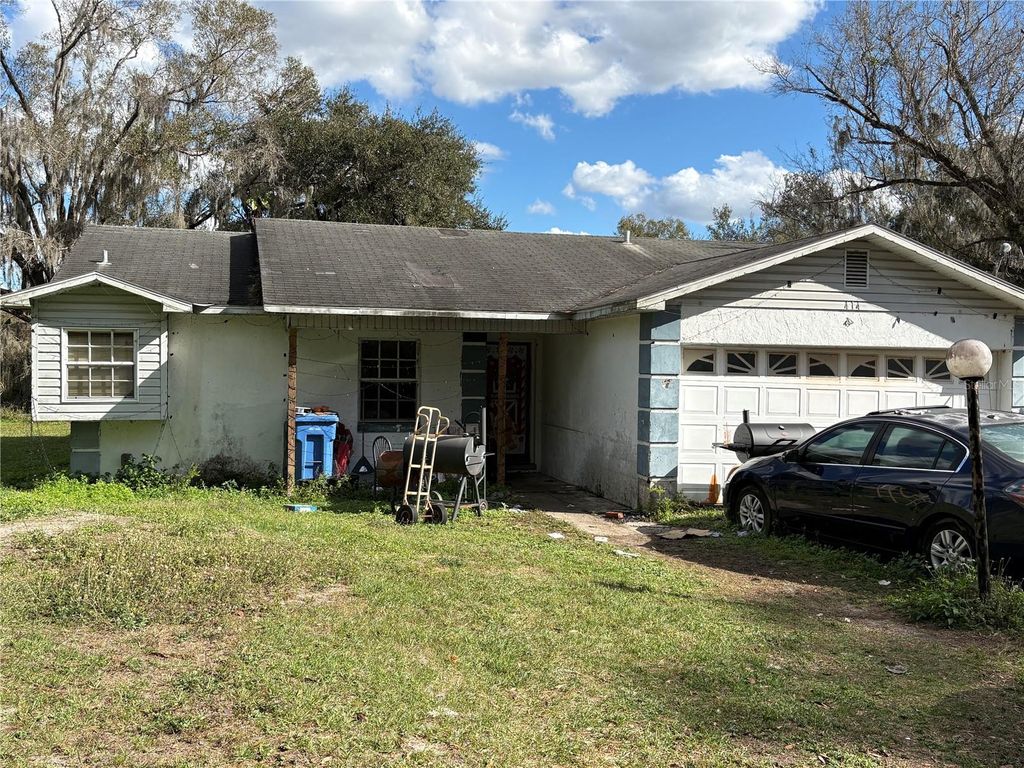 Photo of 414 S Wiggins Road, Plant City, FL 33566 (MLS # TB8491538)