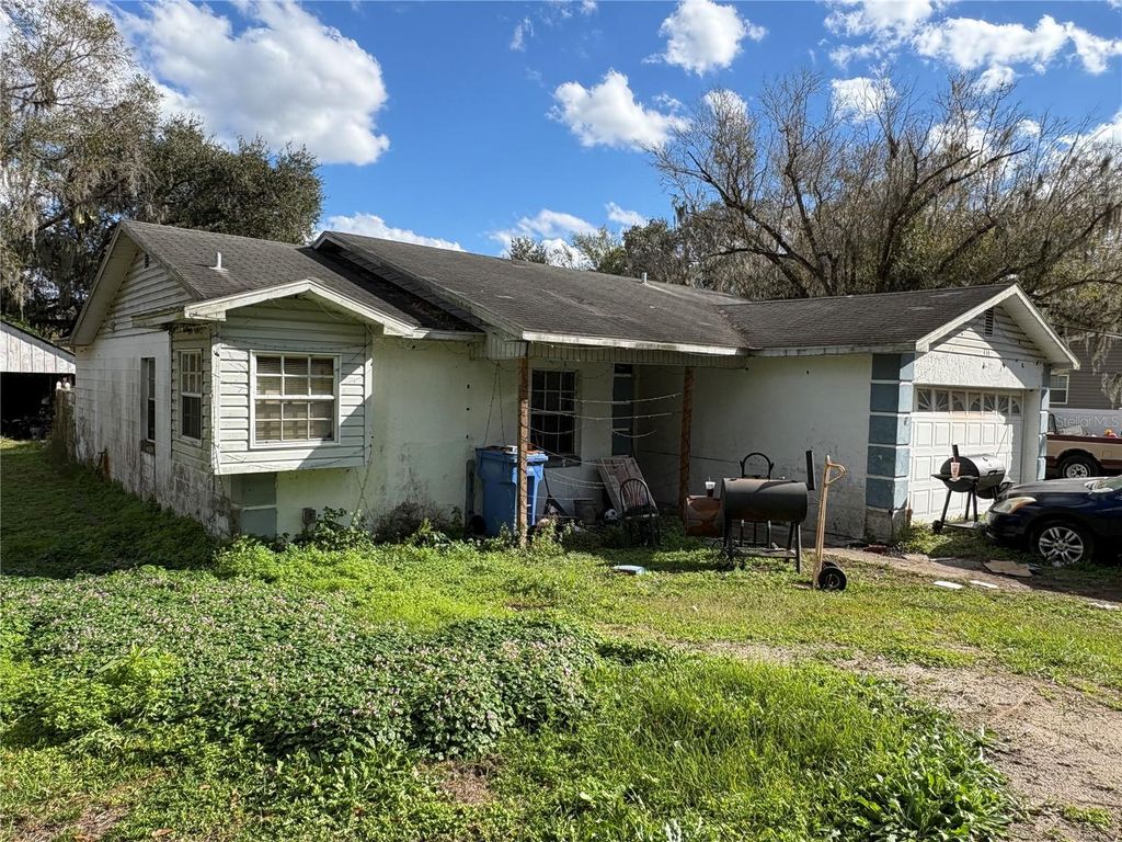 Photo of 414 S Wiggins Road, Plant City, FL 33566 (MLS # TB8491538)