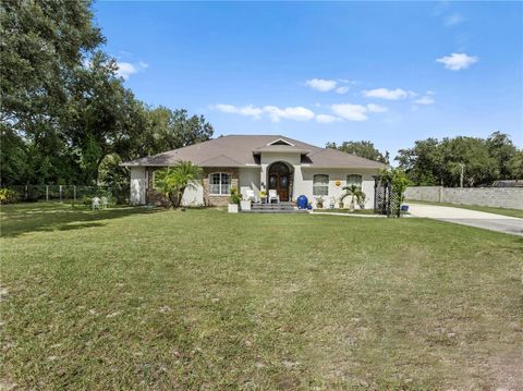 Photo of 5106 Slaten Road, Plant City, FL 33566 (MLS # TB8425688)