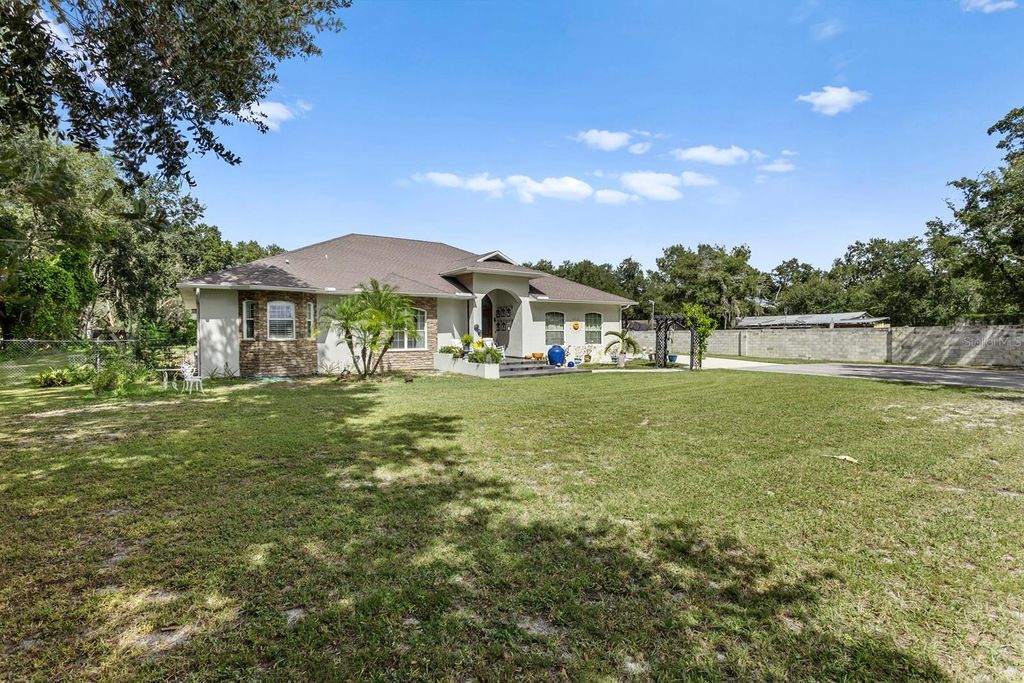 Photo of 5106 Slaten Road, Plant City, FL 33566 (MLS # TB8425688)