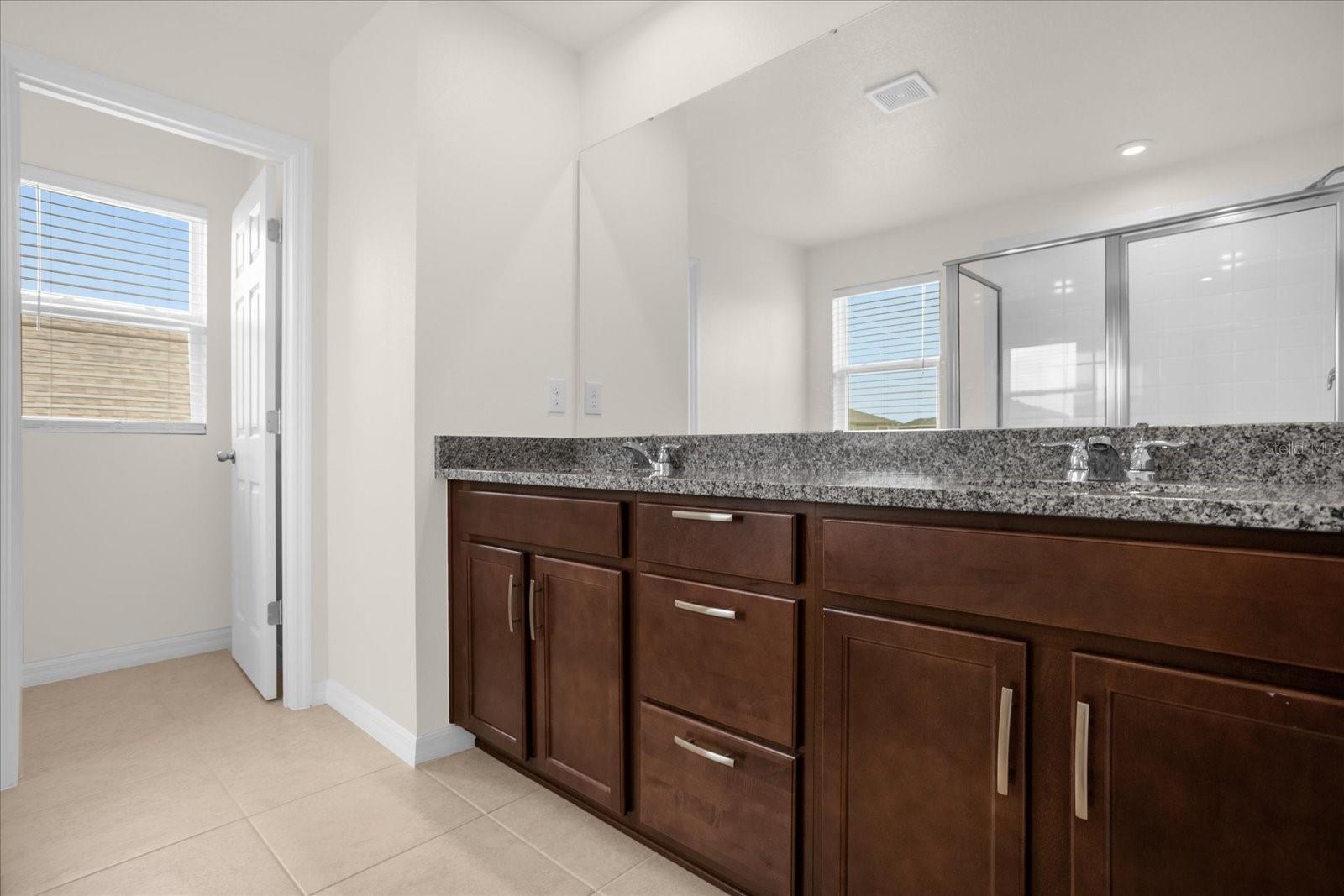 TAPESTRY-PH 5 - Residential Lease