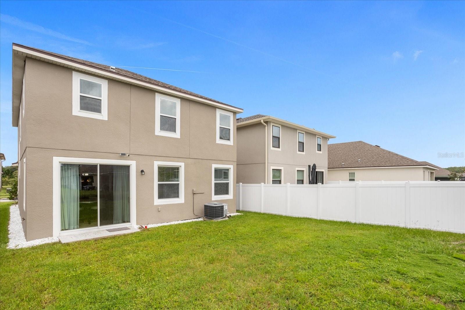 TAPESTRY-PH 5 - Residential Lease