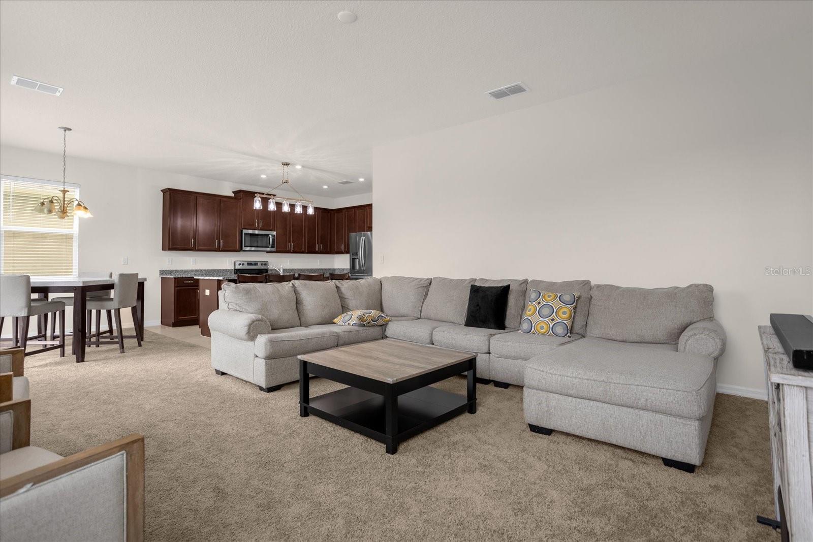 TAPESTRY-PH 5 - Residential Lease