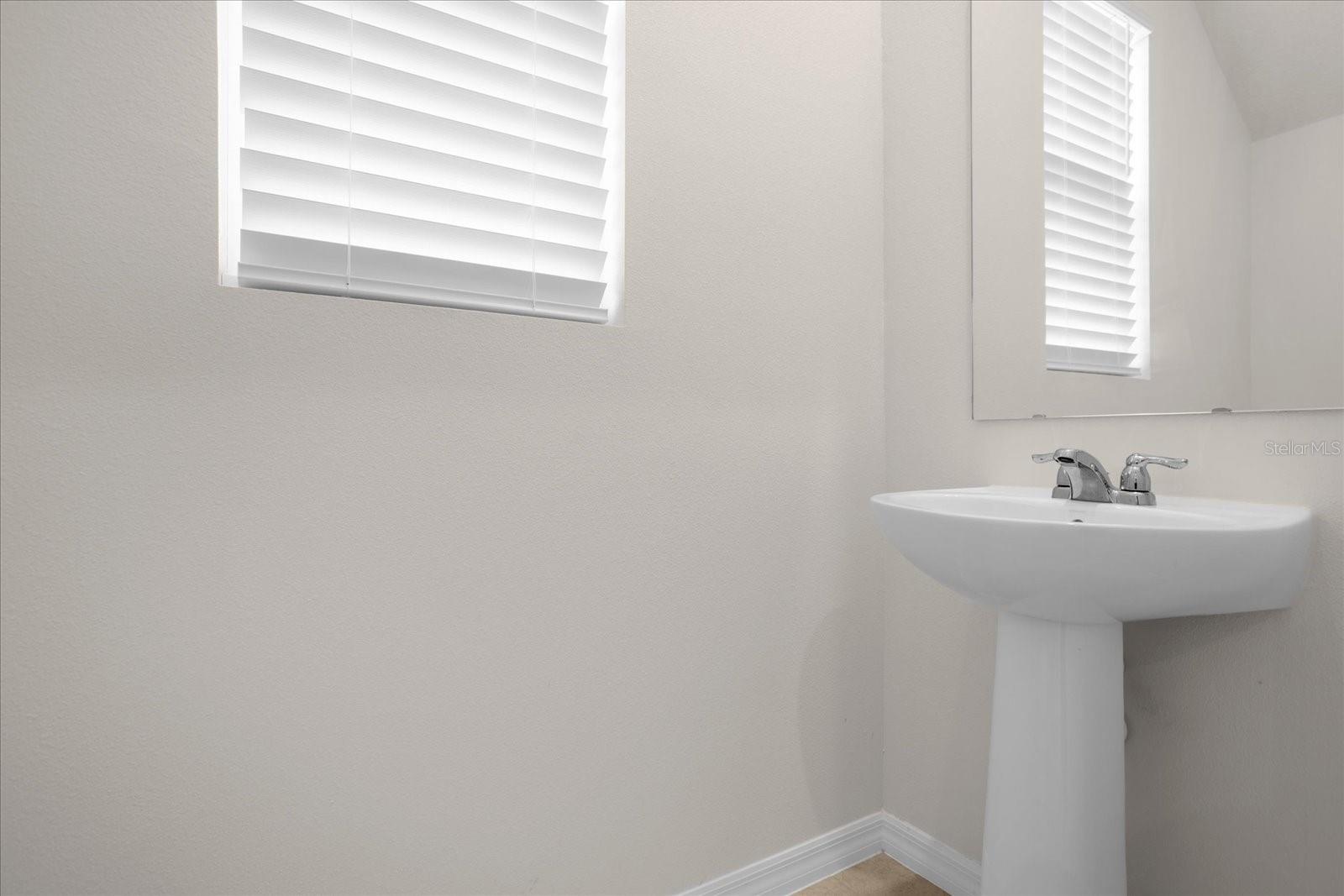 TAPESTRY-PH 5 - Residential Lease