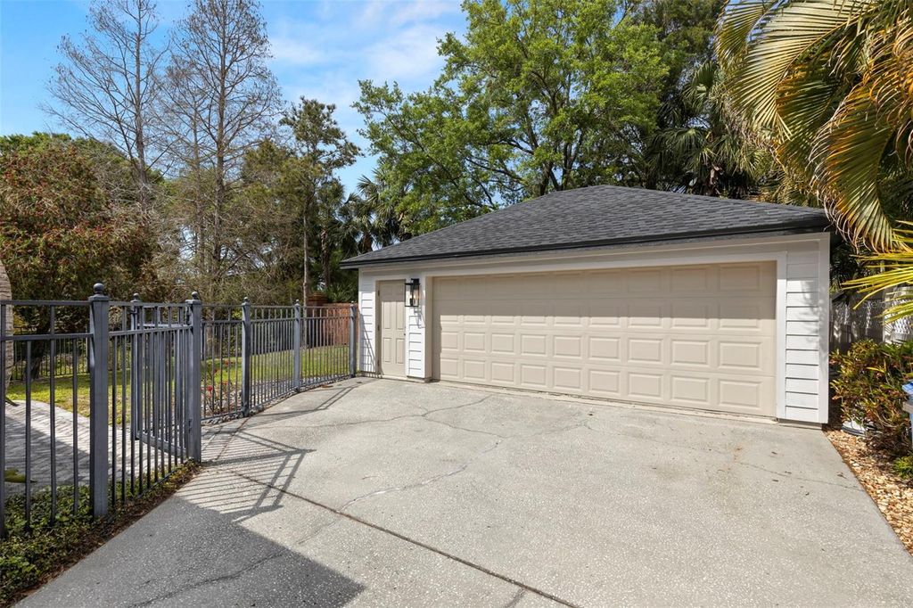 Photo of 10455 Green Links Drive, Tampa, FL 33626 (MLS # TB8423512)
