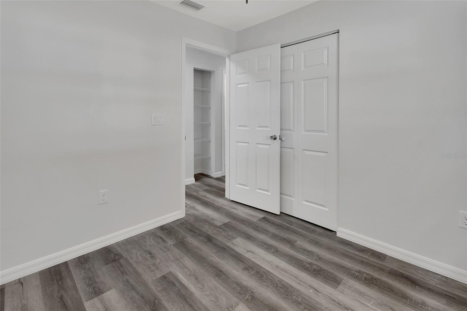 CANDLELIGHT OAKS - Residential