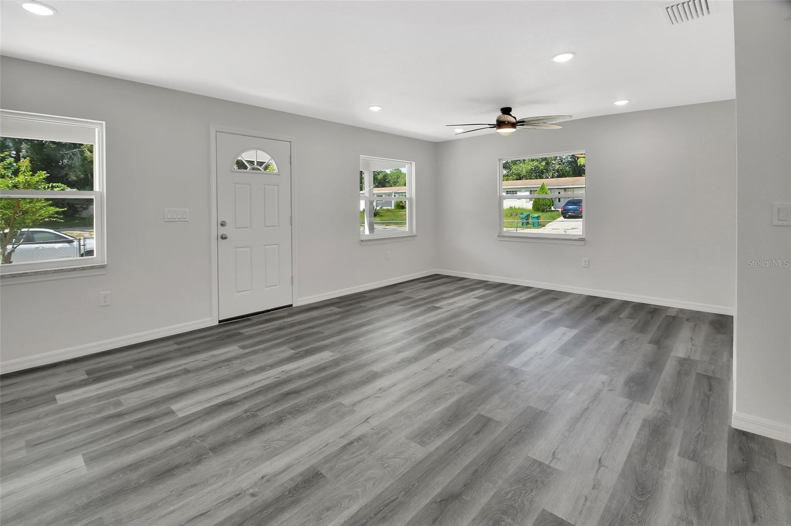 CANDLELIGHT OAKS - Residential