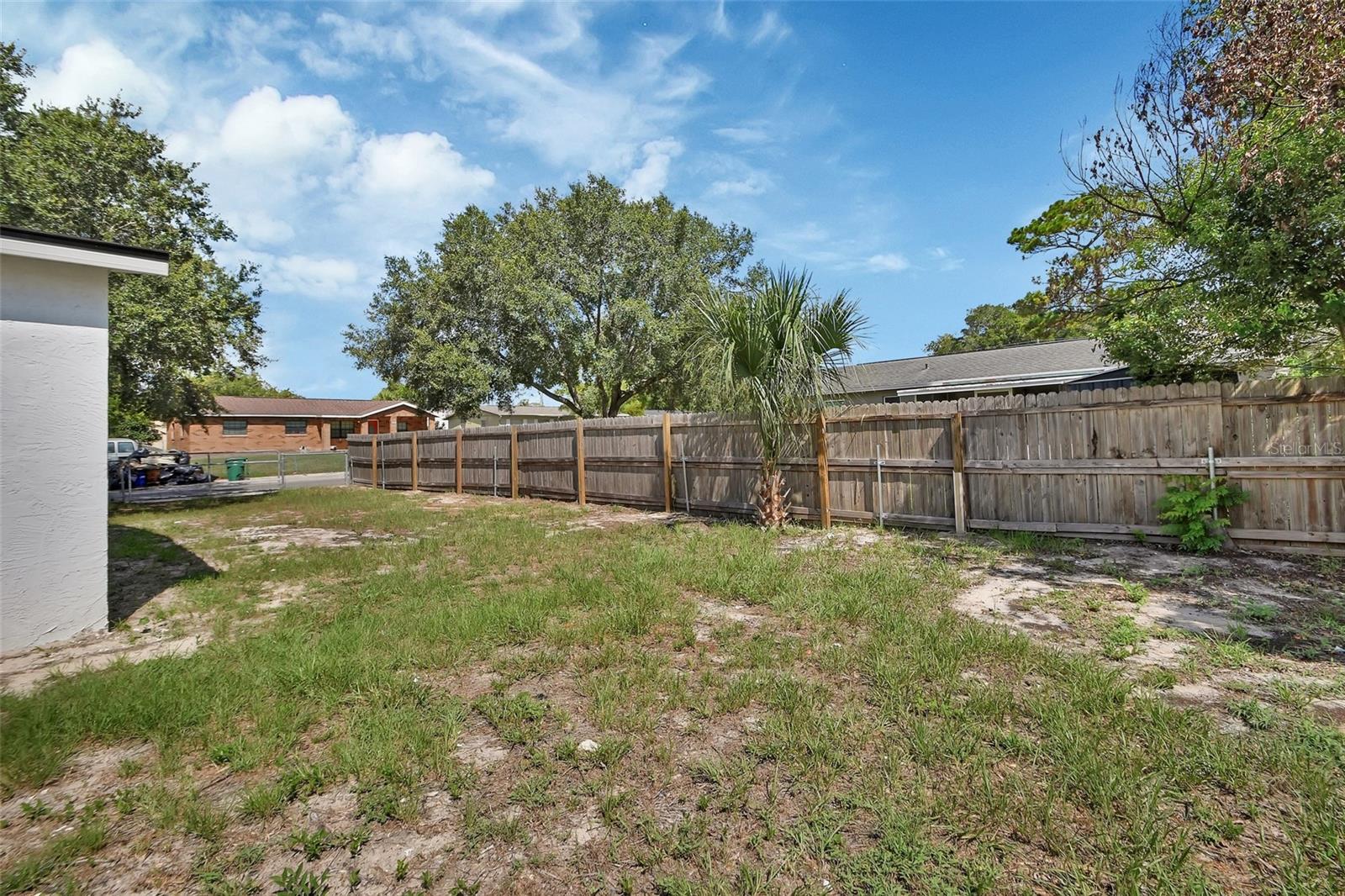 CANDLELIGHT OAKS - Residential