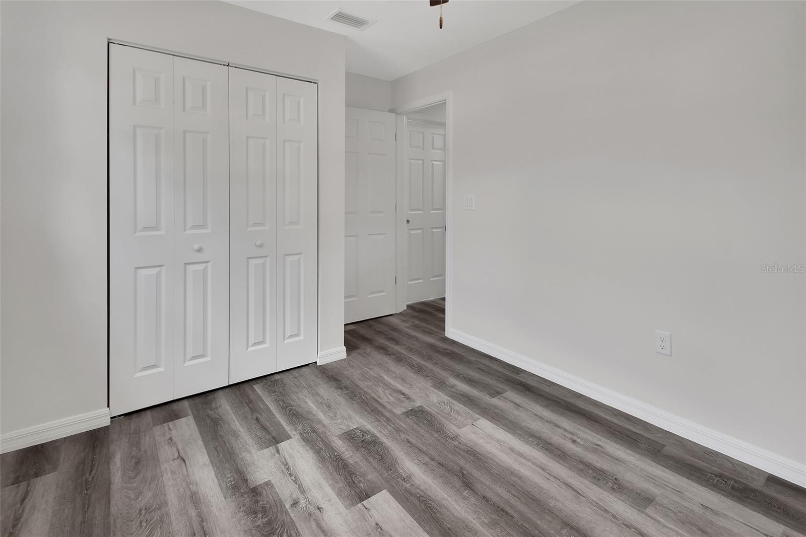 CANDLELIGHT OAKS - Residential