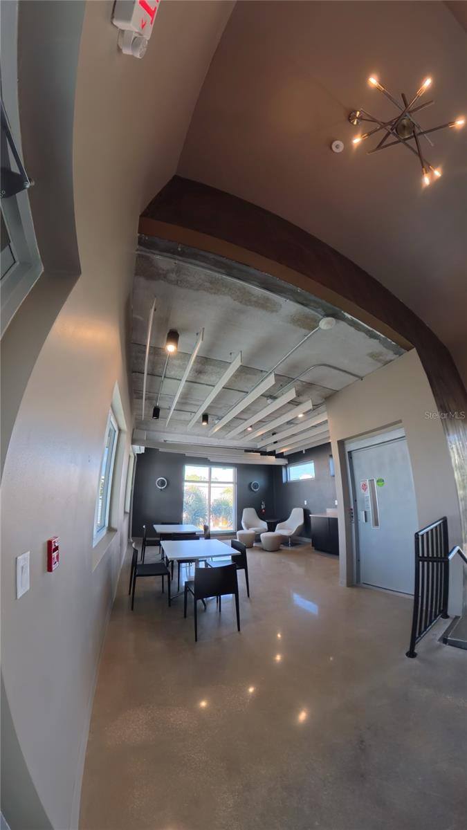 MOTOCAVE A NON-RESIDENTIAL CONDO - Commercial Sale