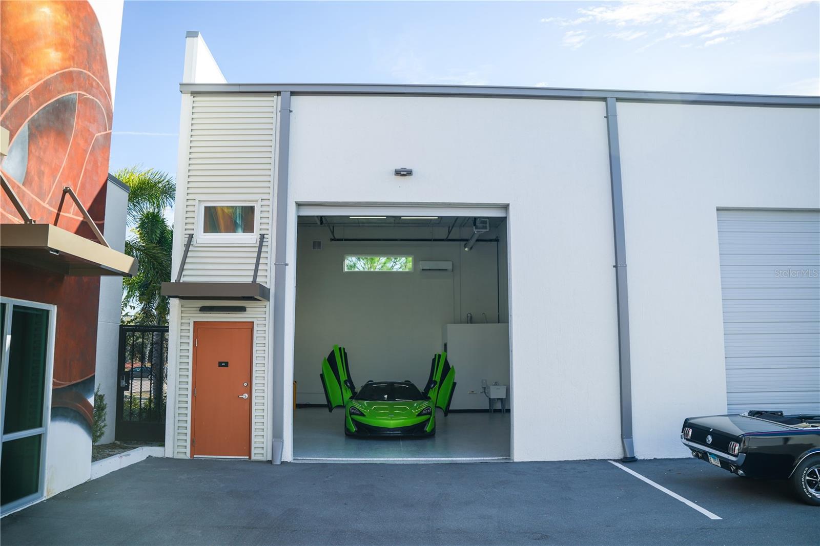 MOTOCAVE A NON-RESIDENTIAL CONDO - Commercial Sale